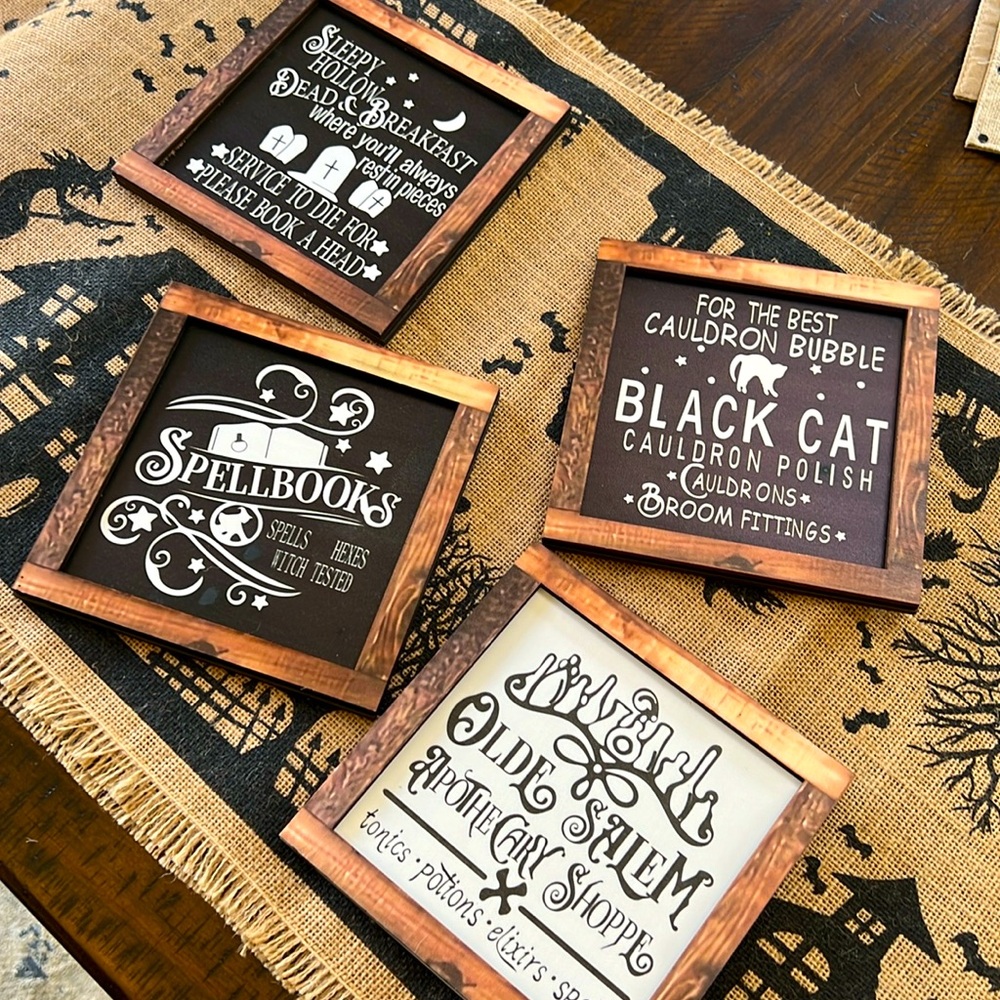 Set of Halloween 4 signs.